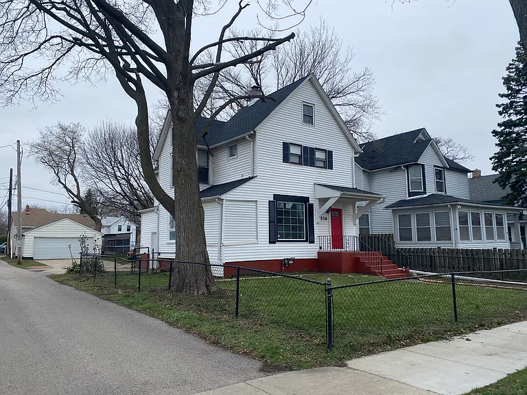 516 Hickory St — Photo 12