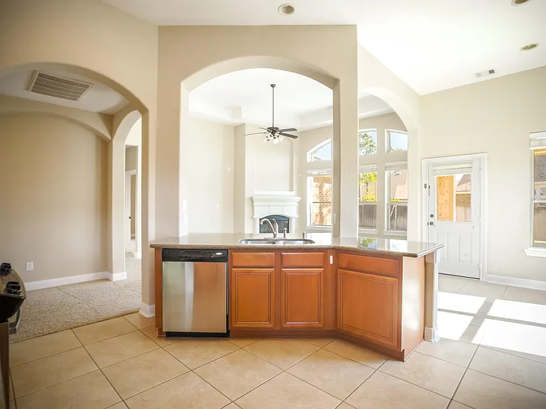 2 Hadlock Pl — Photo 23