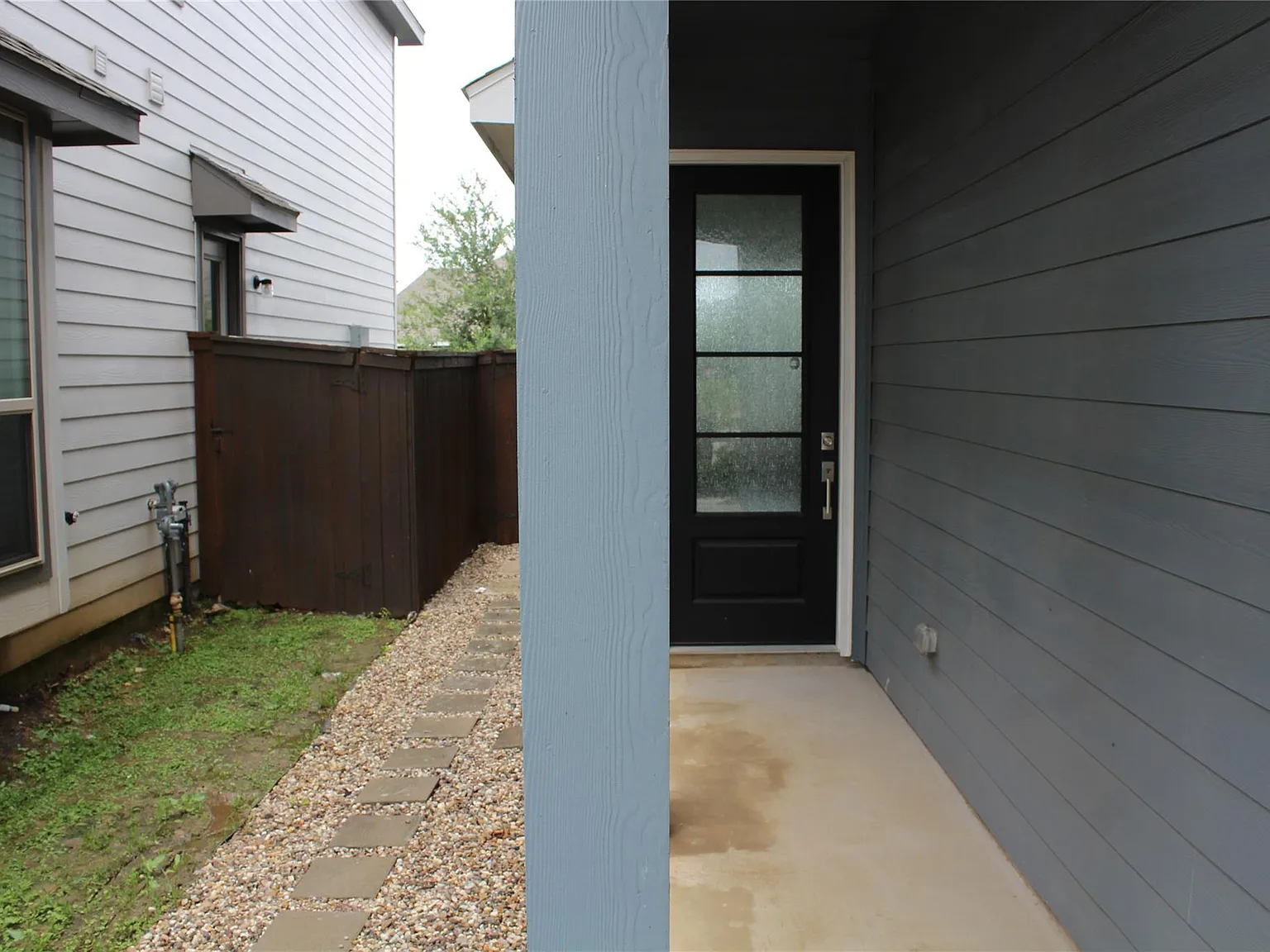 3 bed, 2.5 bath, 1828 sqft, $2,600 — Photo 4