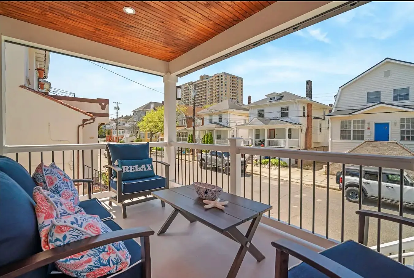 4 bed, 2.5 bath, 2500 sqft, $2,750 — Photo 4