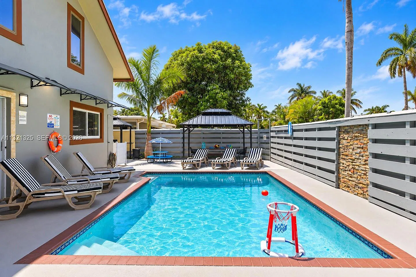 Country Club Homes — Photo 4