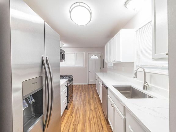 4th image of 134 N Prairie Ave
