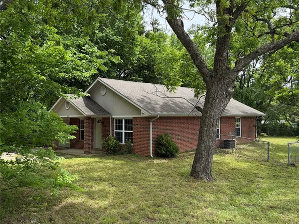 503 Quail Lake Dr, Henryetta, OK 74437