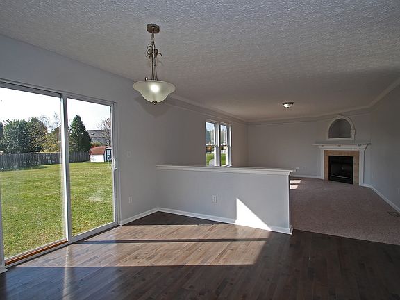 3rd image of 510 Riverby Ln