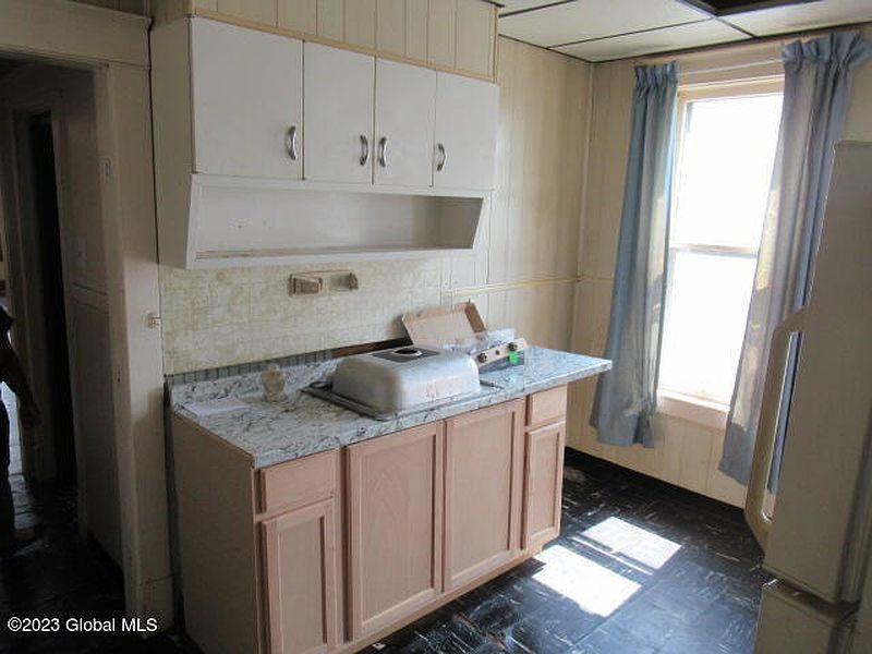 3rd image of 26 Romeyn Avenue