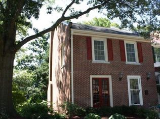 8257 Taunton Pl, Springfield, VA 22152