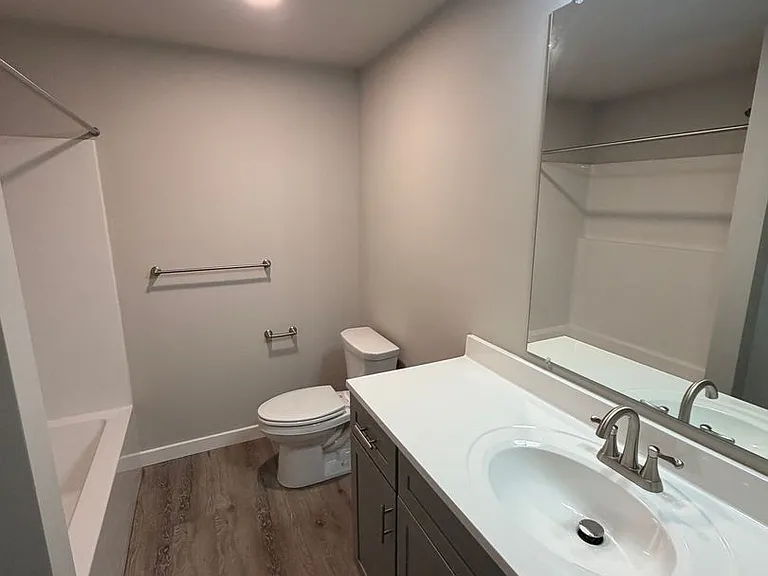 520 S Pine St — Photo 37