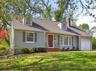 7748 Briar Dr, Prairie Village, KS 66208