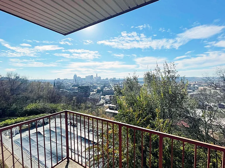 Clifton View — Photo 59