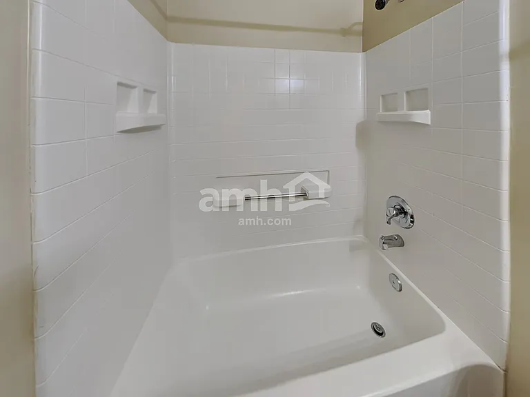 2111 Carlton Ln — Photo 18