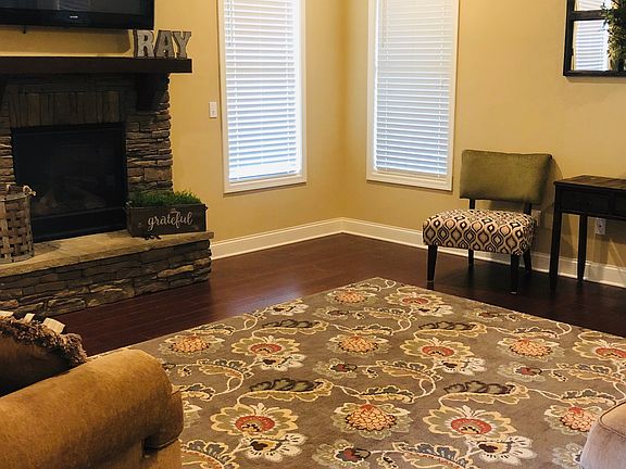 4th image of 207 Harvest Wood Ln