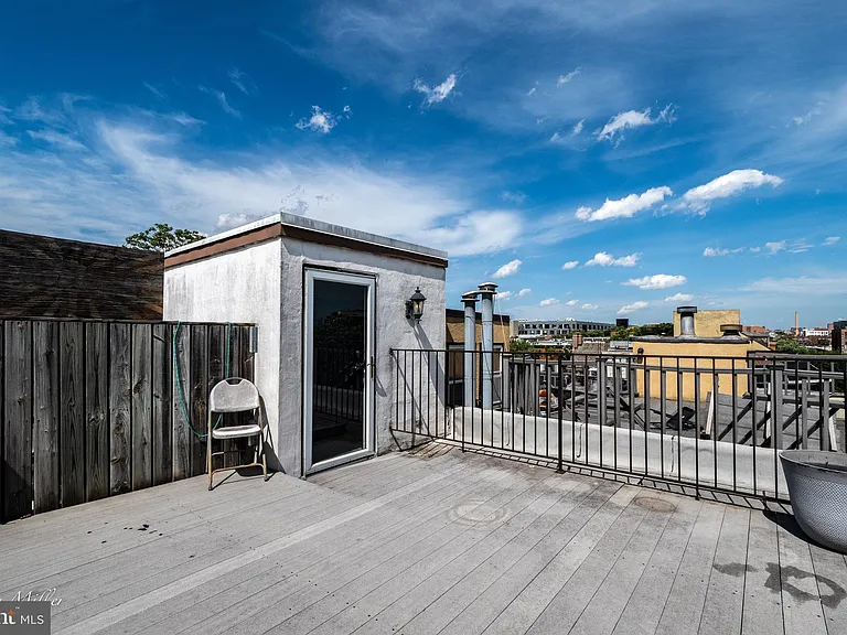 1712 Thames St — Photo 16