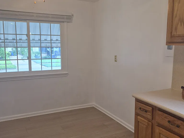 26848 Dartmouth St — Photo 20