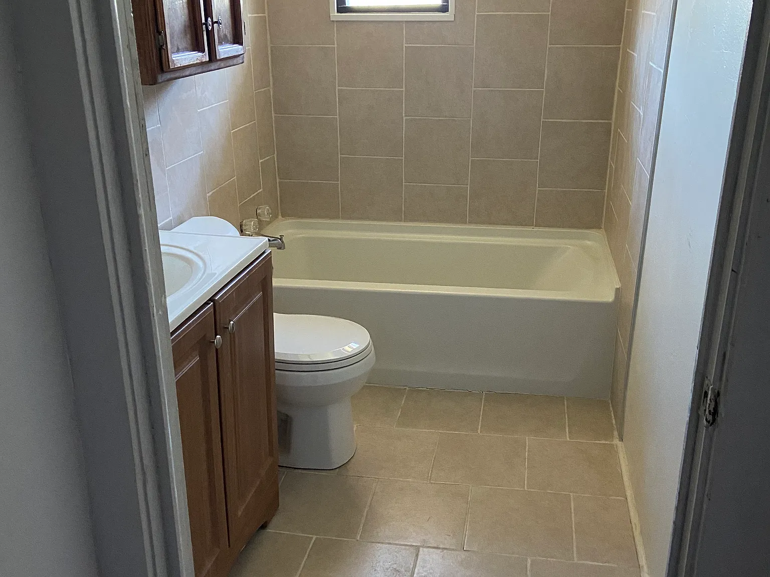 2126 Cunard Ave — Photo 1