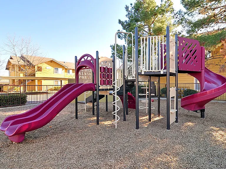 Boulder Creek Apartments — Photo 2