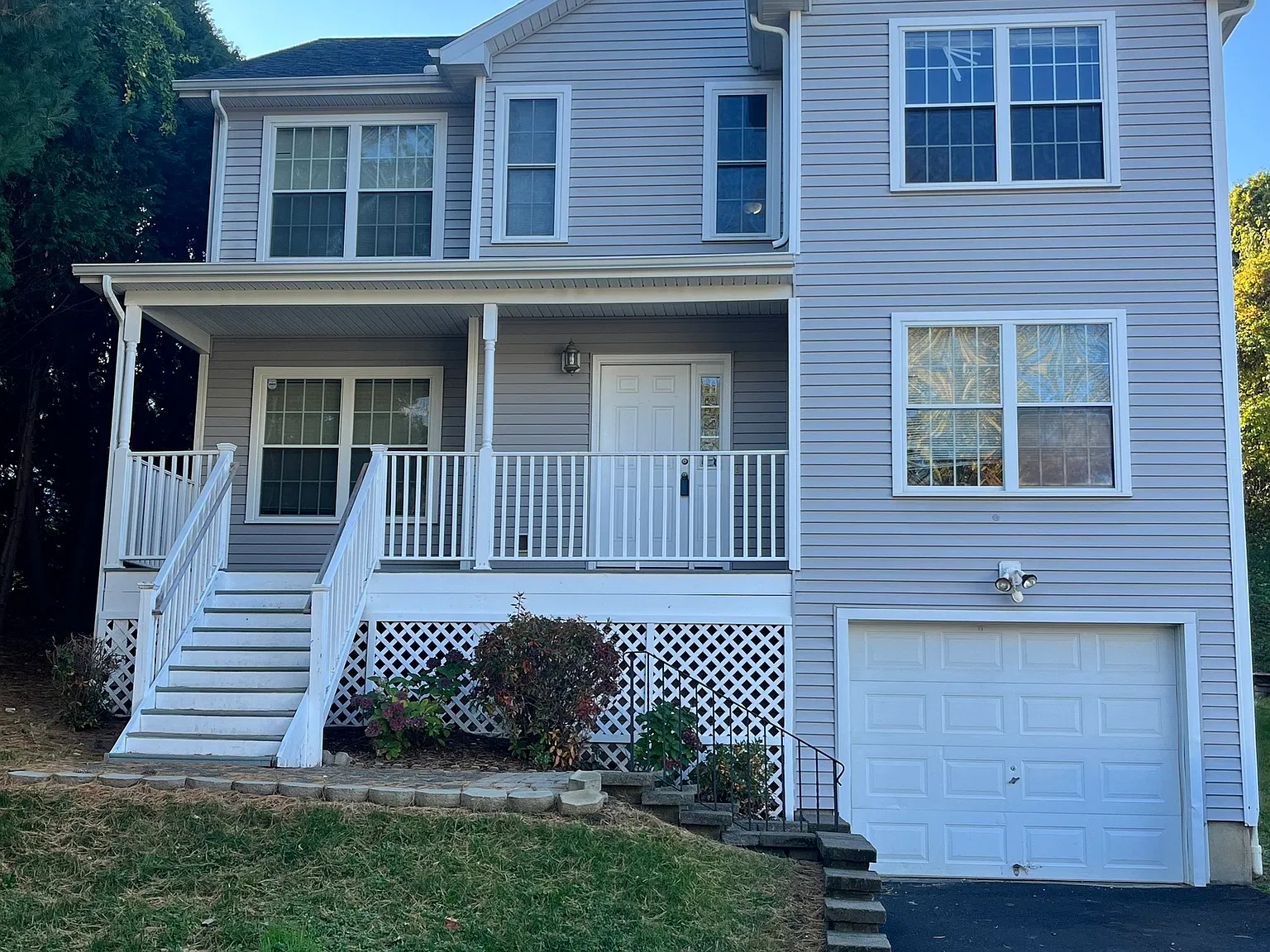 4 bed, 2.5 bath, 1756 sqft, $3,500 — Photo 1