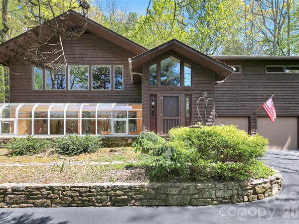 71 Elseetos Dr, Brevard, NC 28712