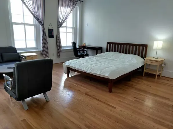 131 C St SE APT 1, Washington, DC 20003