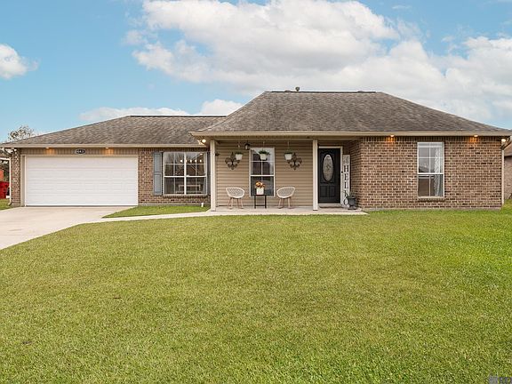 2nd image of 40431 Hawthorne Dr