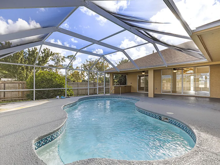 2141 SW Bayshore Blvd — Photo 34