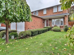1433 Bough Beeches Blvd, Mississauga, ON L4W 3B4
