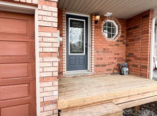 6 Silver Maple Cres, Barrie, ON L4N 8T3