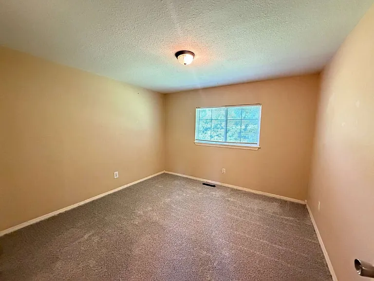 878 Evergreen St #11 — Photo 7
