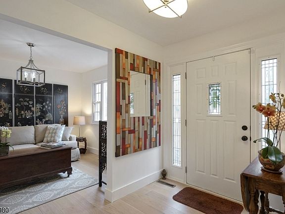 4th image of 7 Balmoral Dr