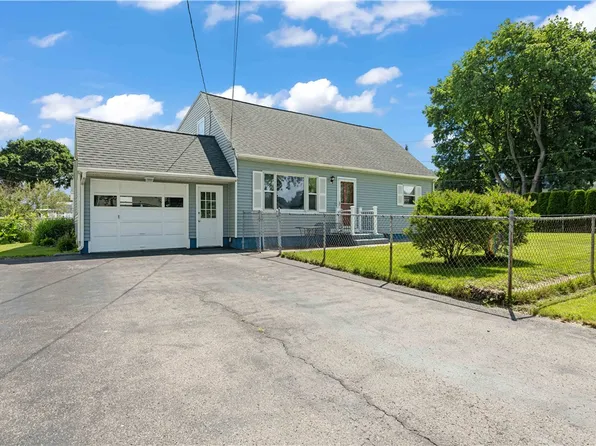 104 Rahway Rd, Rochester, NY 14606