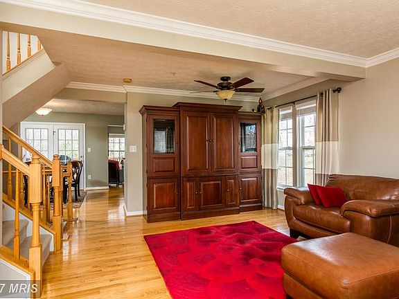 5th image of 900 Deerberry Ct