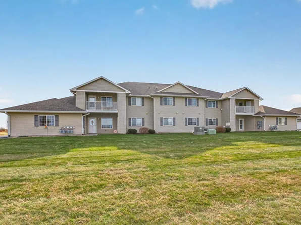 300 E Franklin St #203, Eldridge, IA 52748