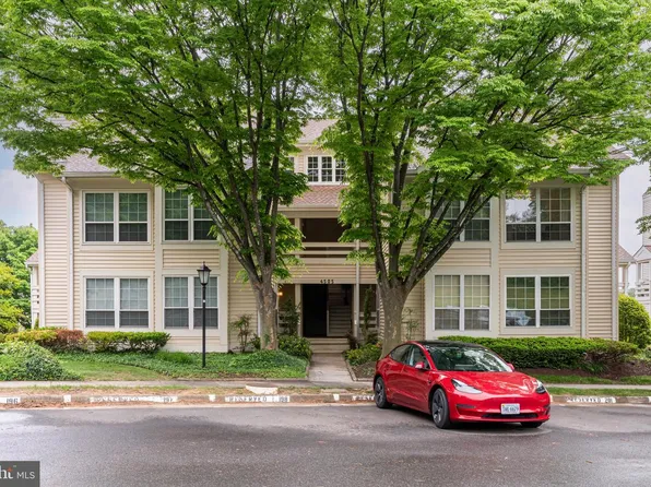 4505 Hazeltine Ct APT D, Alexandria, VA 22312
