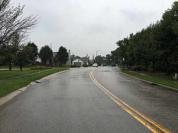 4th image of 3037 N White River Pkway E Dr