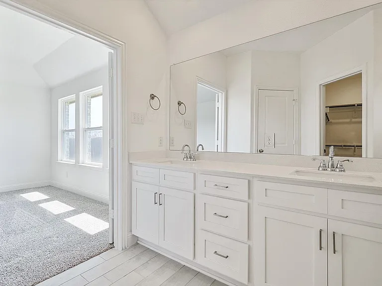 509 Amenduni Ln — Photo 25