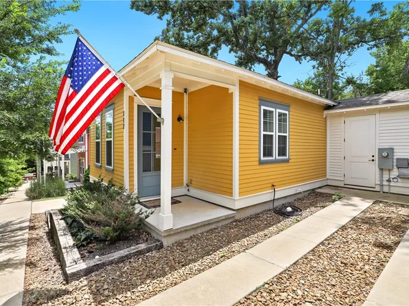 117 E 9th St, Fayetteville, AR 72701