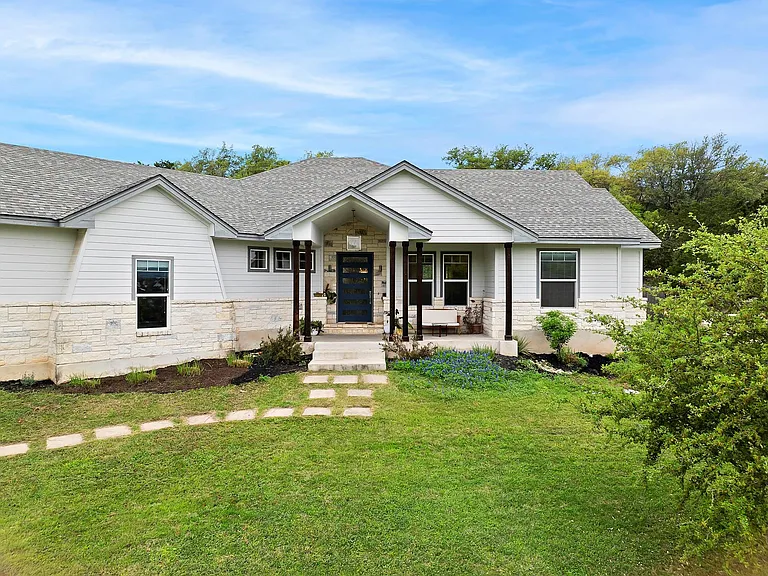 706 Stow Dr — Photo 2