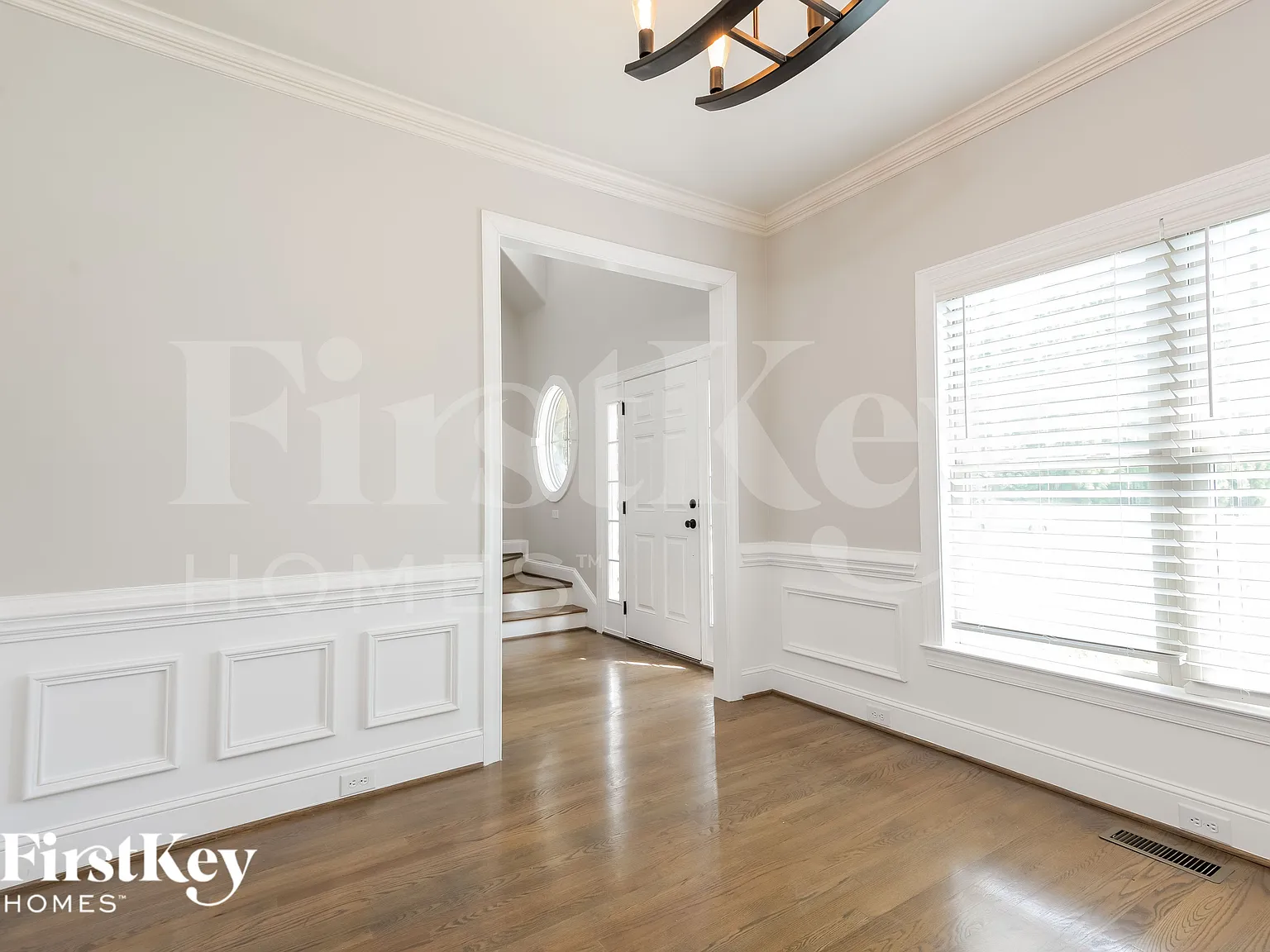 4 bed, 3.5 bath, 3667 sqft, $3,410 — Photo 4
