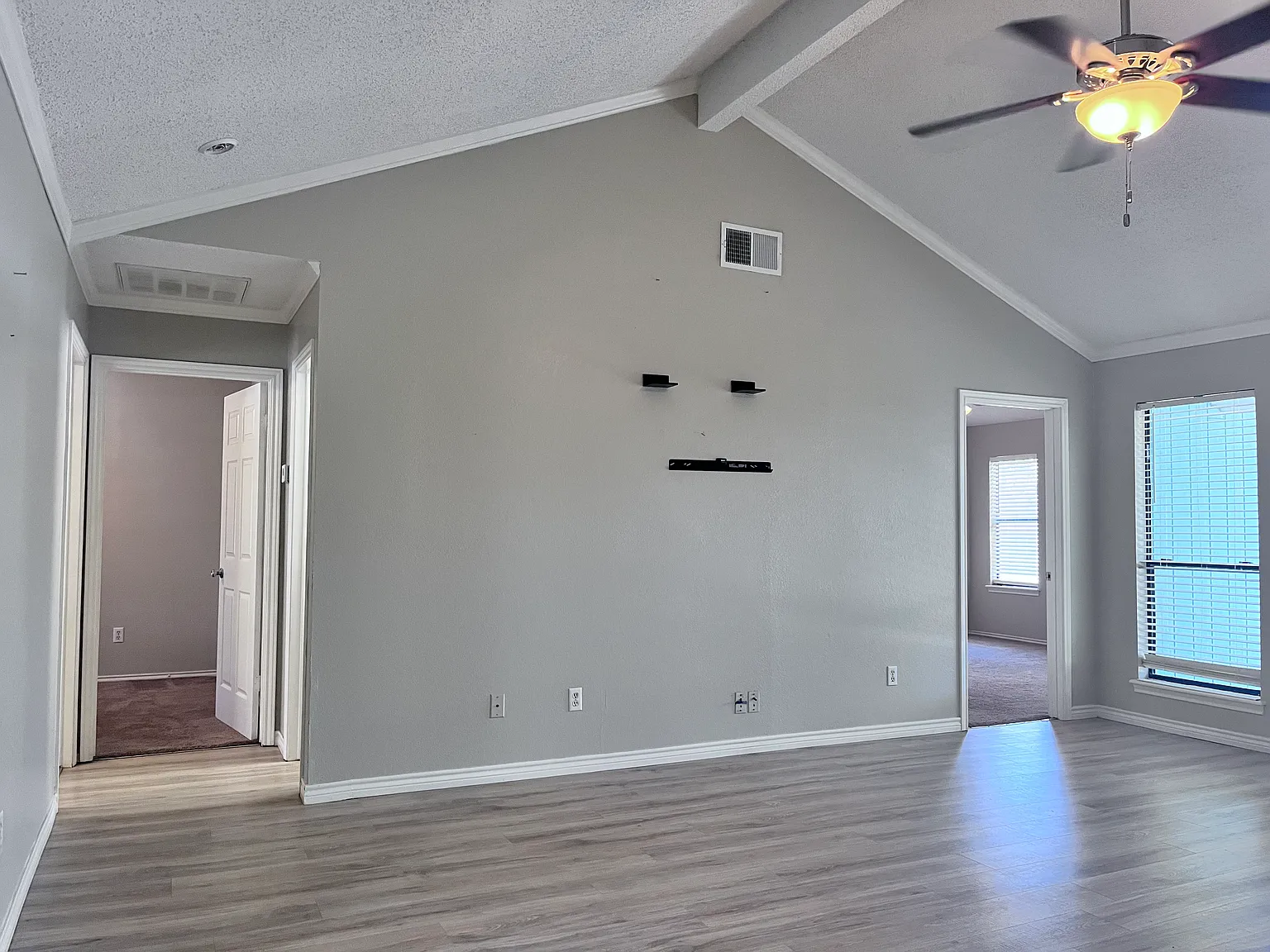 3 bed, 1246 sqft, $1,900 — Photo 4