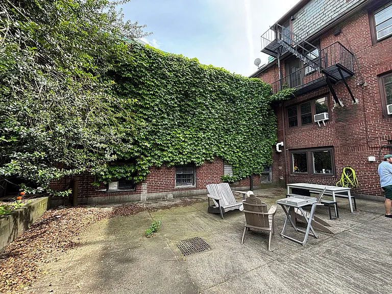 12 Aberdeen St #2 — Photo 8