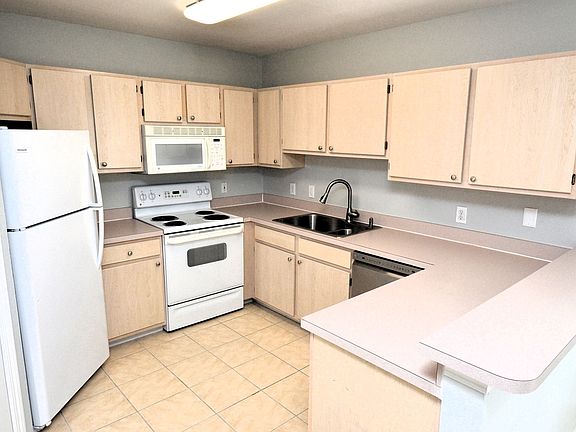5th image of 1701 The Greens Way APT 1623