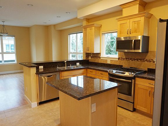 5th image of 12312 NE 7th Pl APT 101