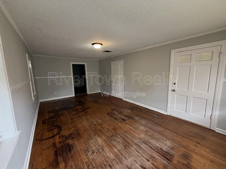 1746 Eldridge Ave — Photo 17