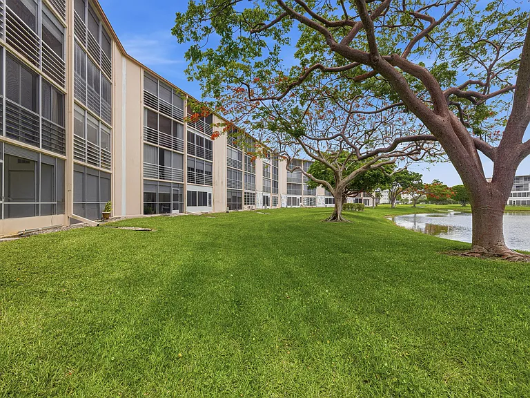 1025 Newcastle Dr #1025-B — Photo 27