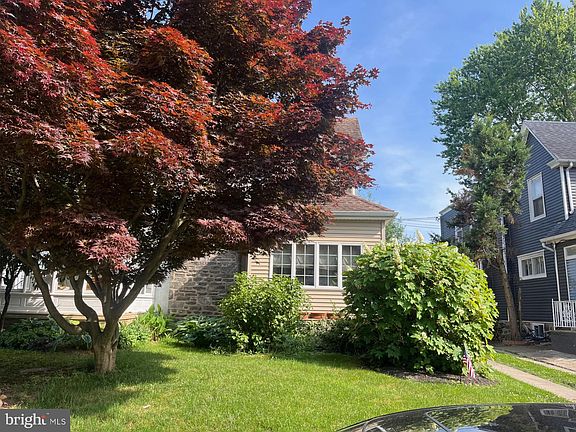 2nd image of 252 W Plumstead Ave