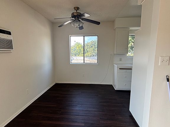 5th image of 15955 Vanowen St APT 10