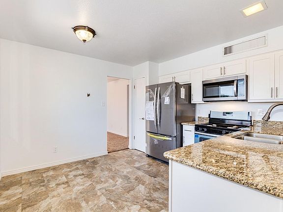 4th image of 2334 N 48th Ave