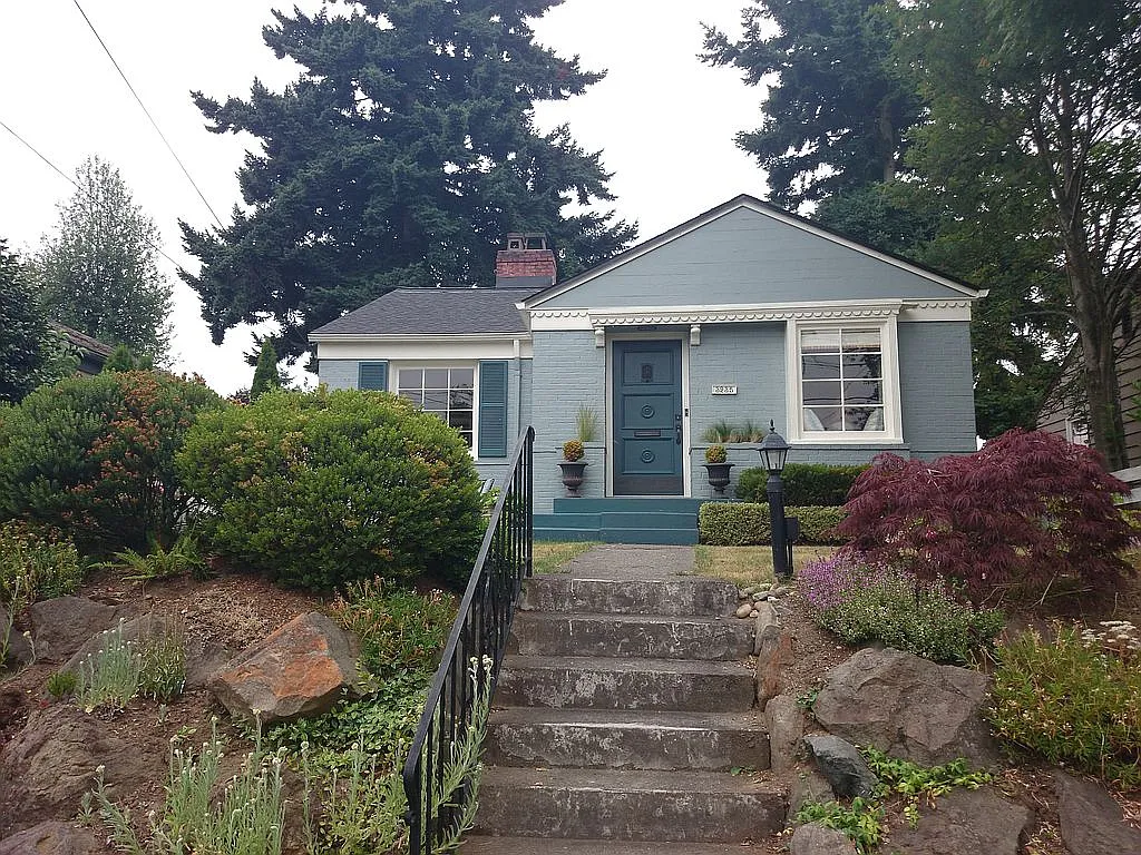 3235 27th Ave W photo 1