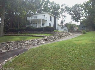 417 Harter St, Ionia, MI 48846