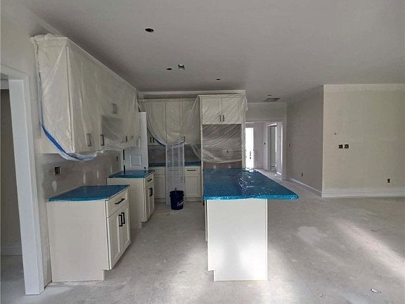 5th image of 307 Barberry Rd