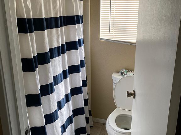 3rd image of 6345 N Walnut Ave